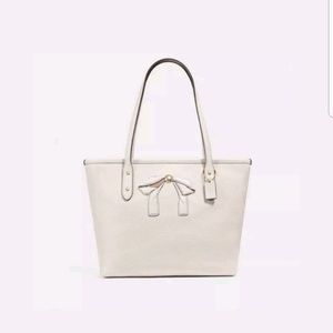 RARE Coach city zip tote w bow